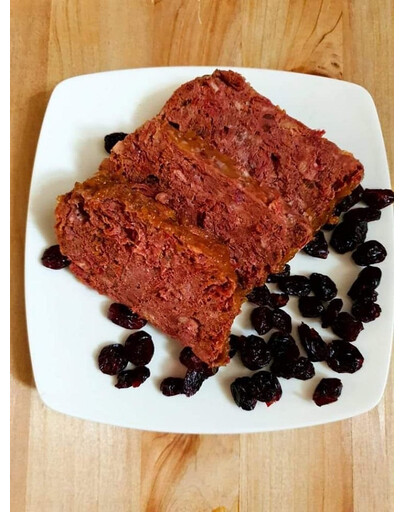 COUNTRY&NATURE Getreidefreies Nassfutter mit Wild und Preiselbeeren 410g